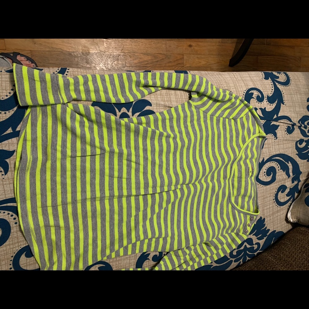 Women’s long sleeve shirt